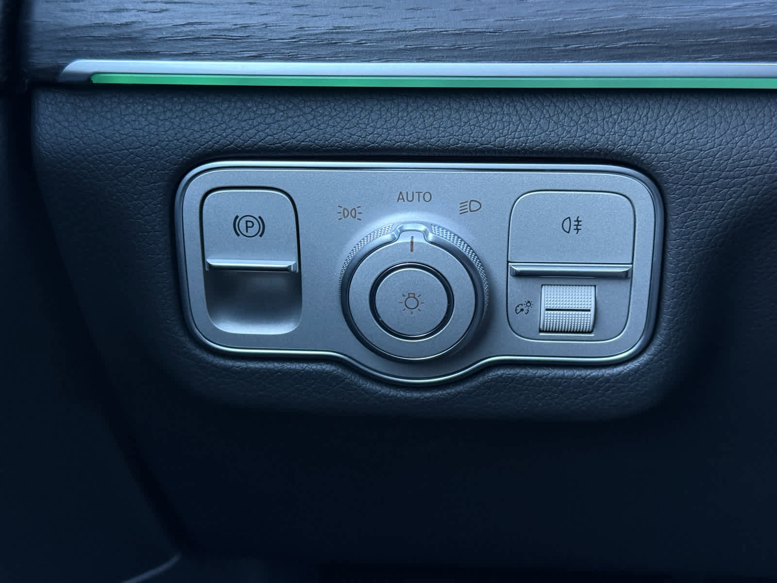 Certified 2025 Mercedes-Benz GLE 350 4MATIC image 30