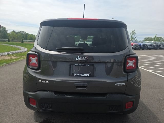 Used 2021 Jeep Renegade Latitude w/ Convenience Group AWD/4WD image 9