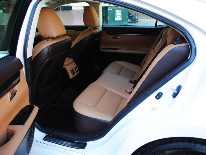 Used 2017 Lexus ES 350 Premium w/ Navigation System Package image 6