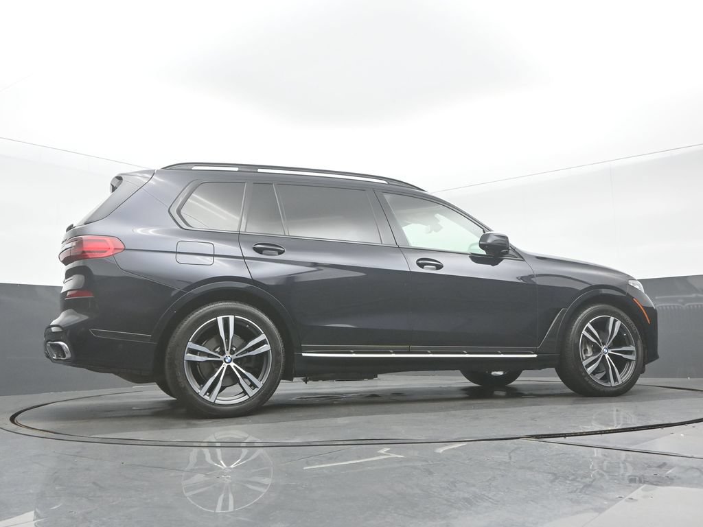 Used 2021 BMW X7 xDrive40i w/ M Sport Package AWD/4WD image 12