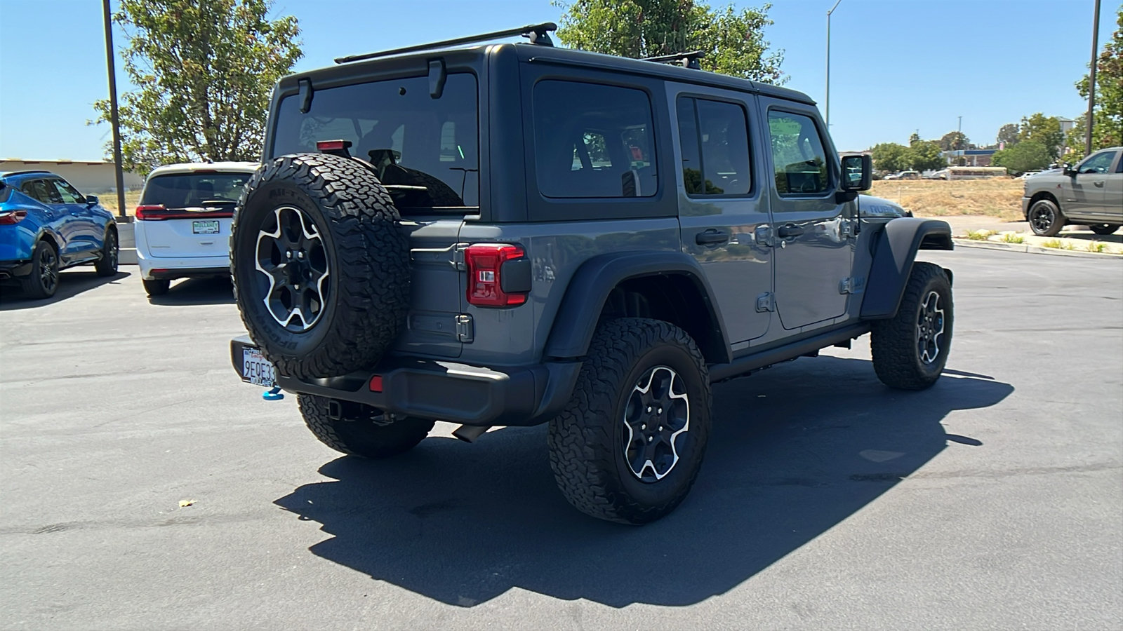 Used 2023 Jeep Wrangler Unlimited Rubicon 4xe w/ Cold Weather Group AWD/4WD image 3