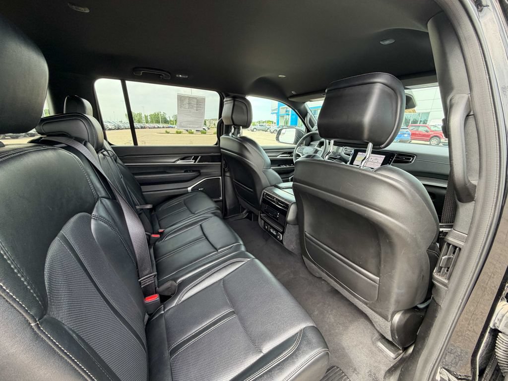 Used 2024 Jeep Wagoneer Series II w/ Flexible Seating Group AWD/4WD image 26