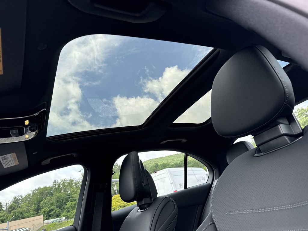 New 2025 Mercedes-Benz C 300 4MATIC Sedan image 9