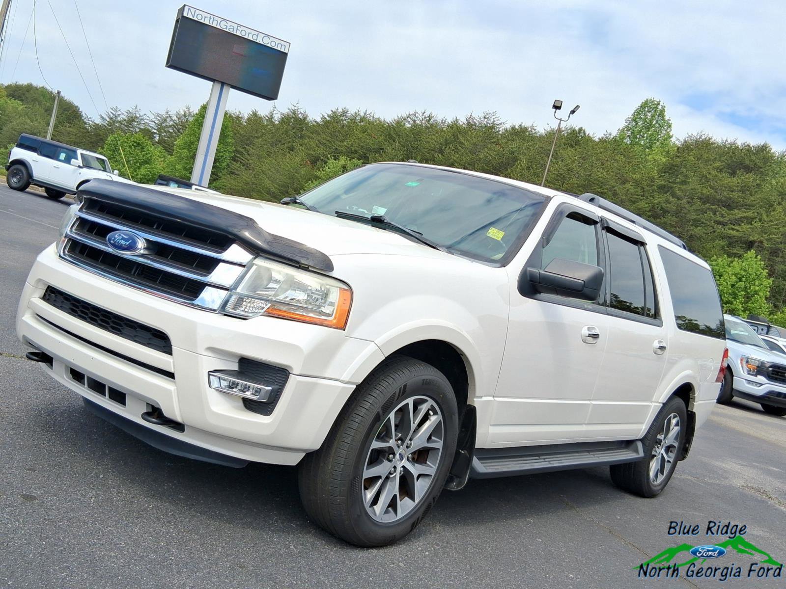 Used 2016 Ford Expedition EL XLT w/ Equipment Group 202A AWD/4WD image 26