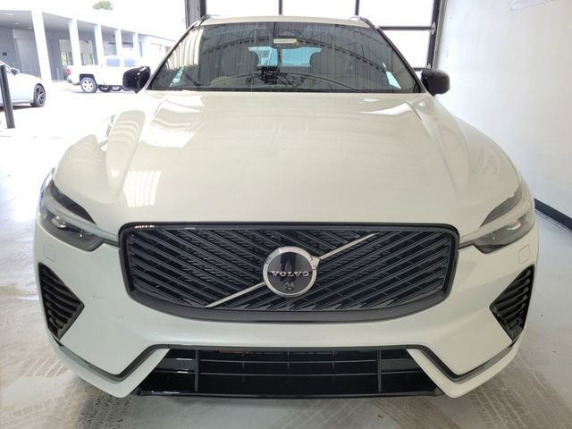 New 2026 Volvo XC60 B5 Plus w/ Climate Package image 4