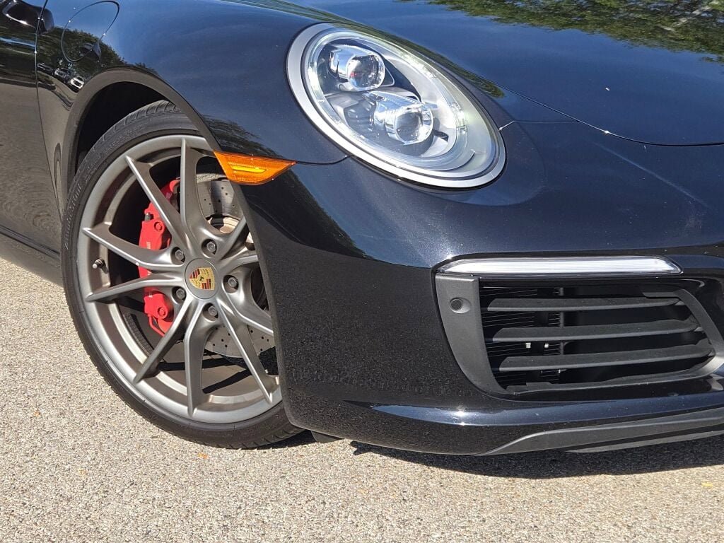 Used 2019 Porsche 911 Carrera S image 5