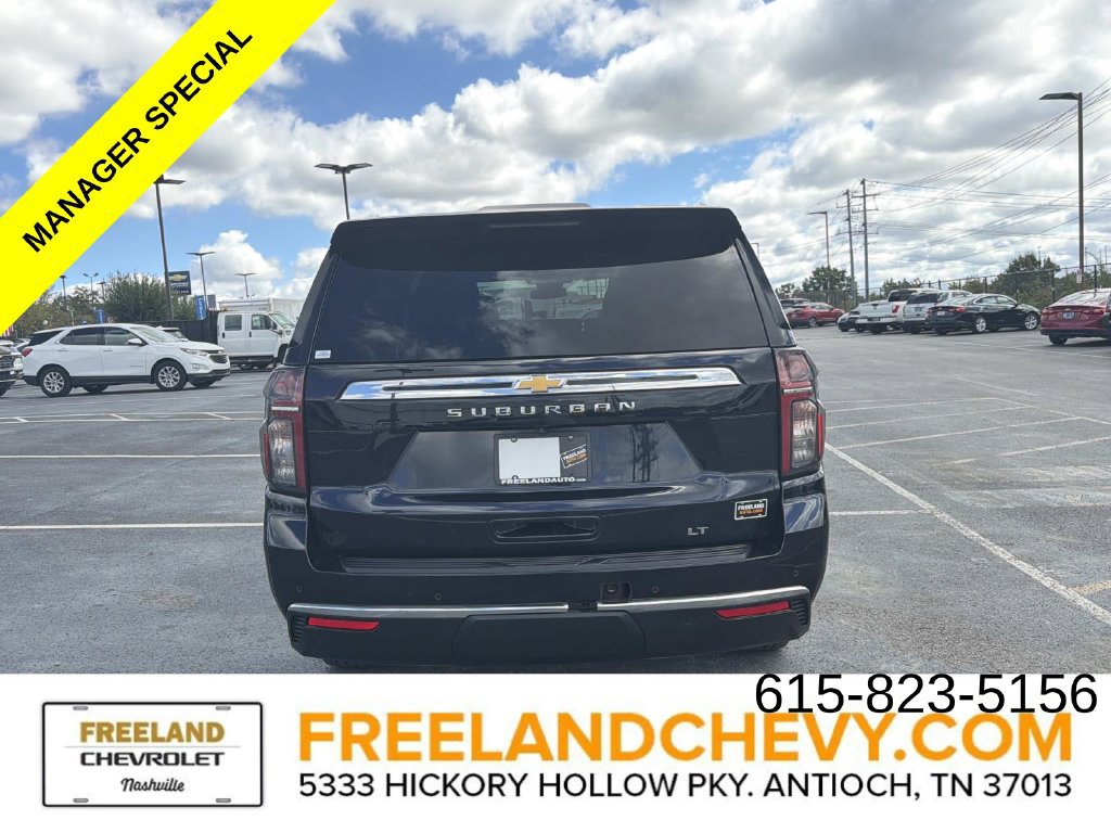 Used 2024 Chevrolet Suburban LT w/ Luxury Package AWD/4WD image 4