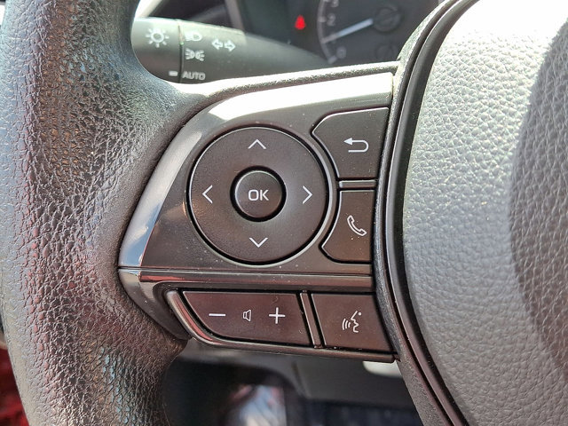 Used 2020 Toyota Corolla LE image 18