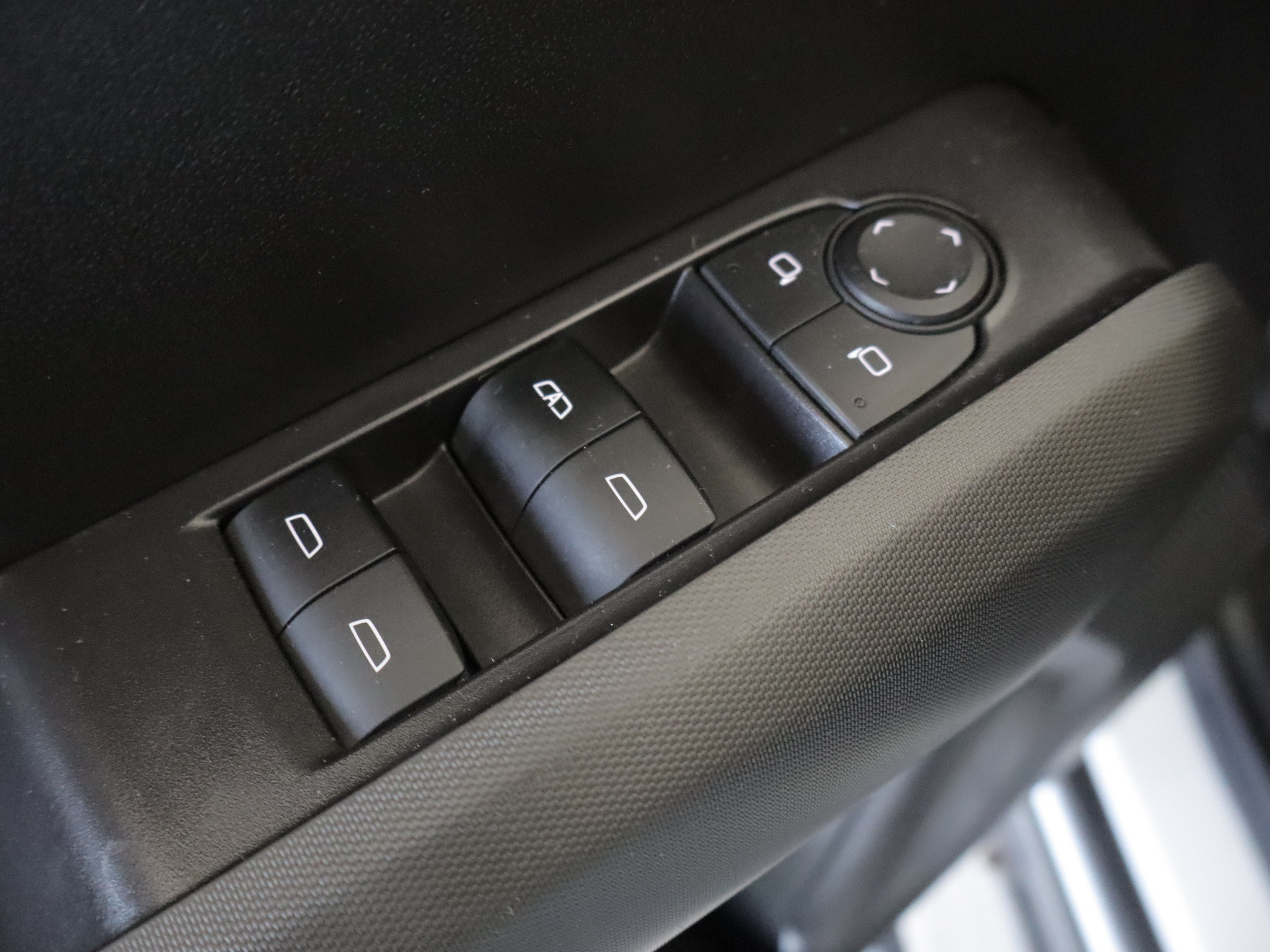 Used 2024 Chevrolet Colorado Trail Boss w/ Advanced Trailering Package AWD/4WD image 11