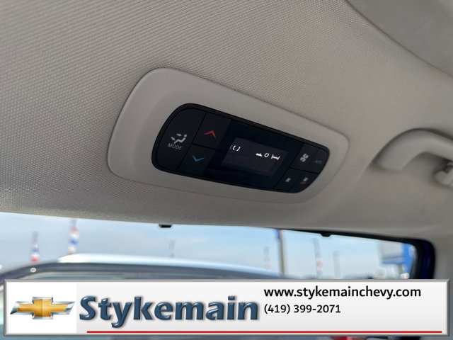 Used 2021 Chrysler Pacifica Touring-L w/ Uconnect Theater Family Group image 54
