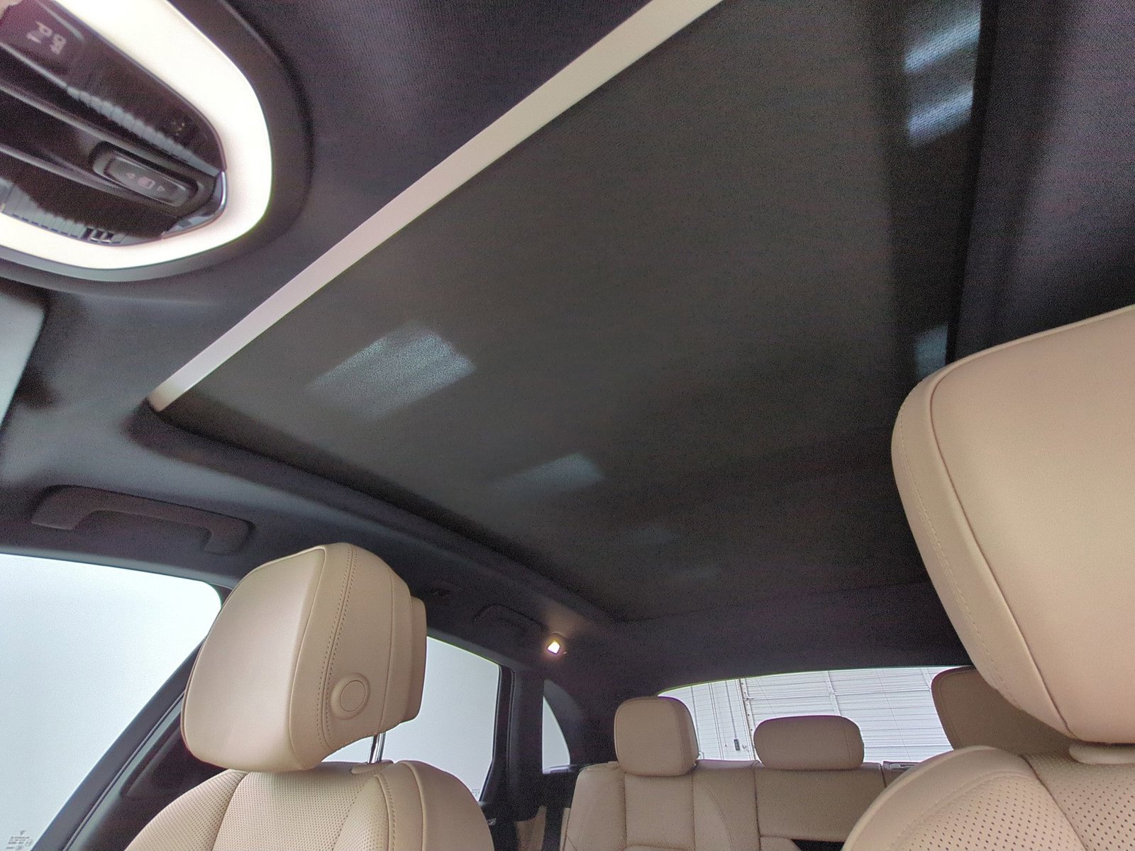 Certified 2023 Porsche Macan Turbo image 17