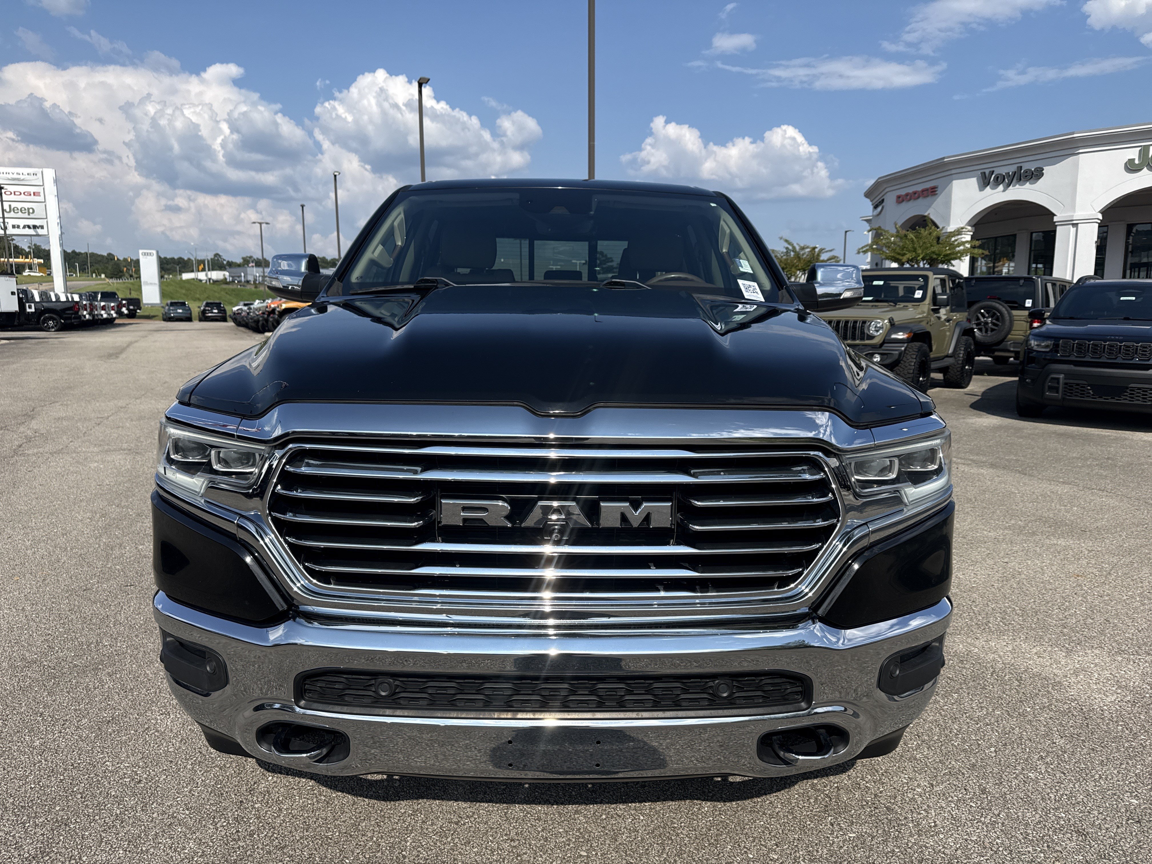 Used 2019 RAM 1500 Limited AWD/4WD image 2
