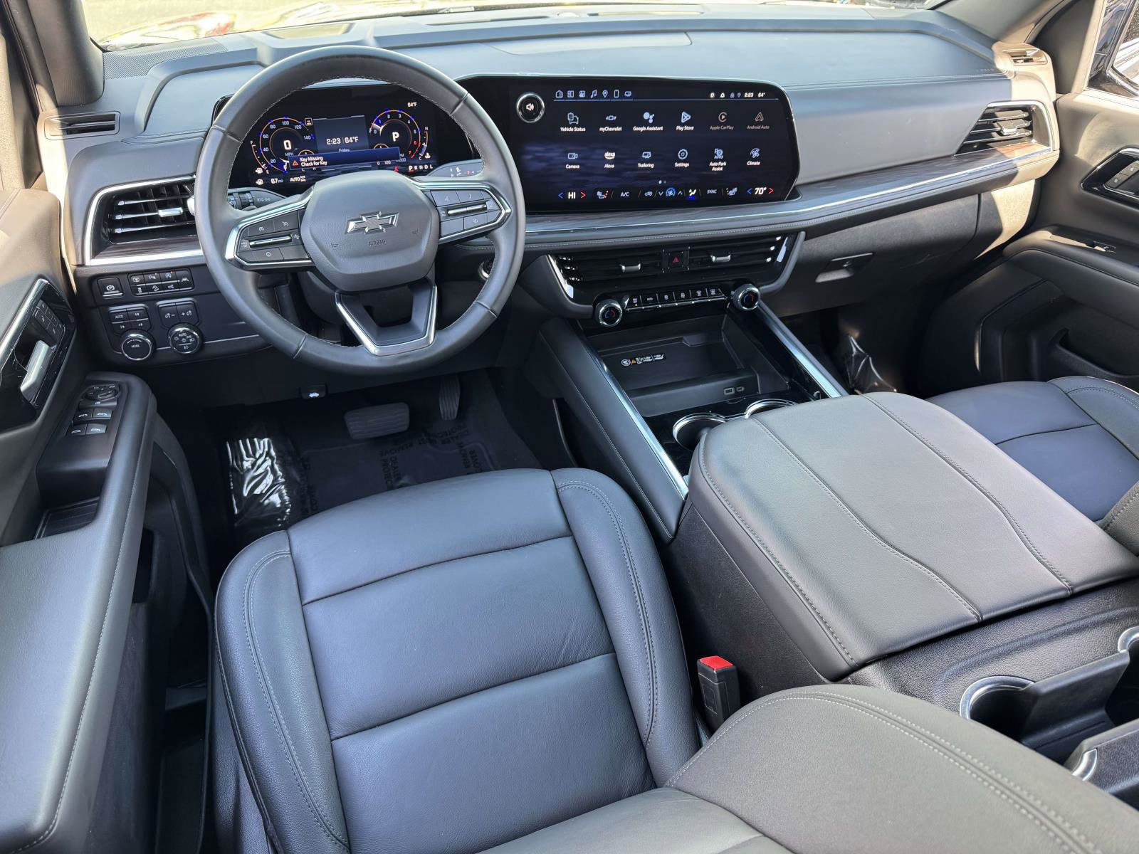 Certified 2025 Chevrolet Suburban Z71 image 2