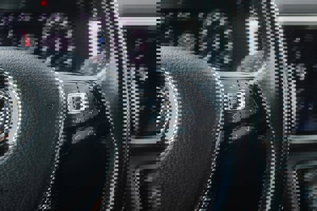 Used 2018 Volkswagen Atlas SEL Premium image 18