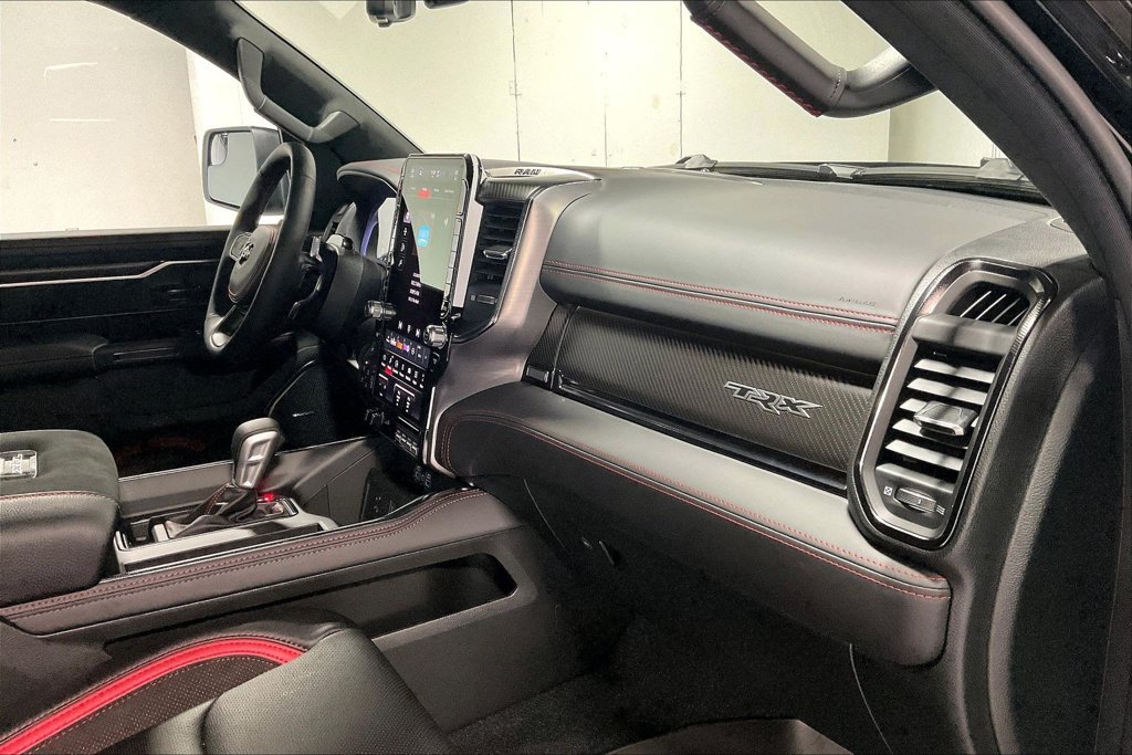 Used 2027 RAM 1500 4x4 Crew Cab image 19