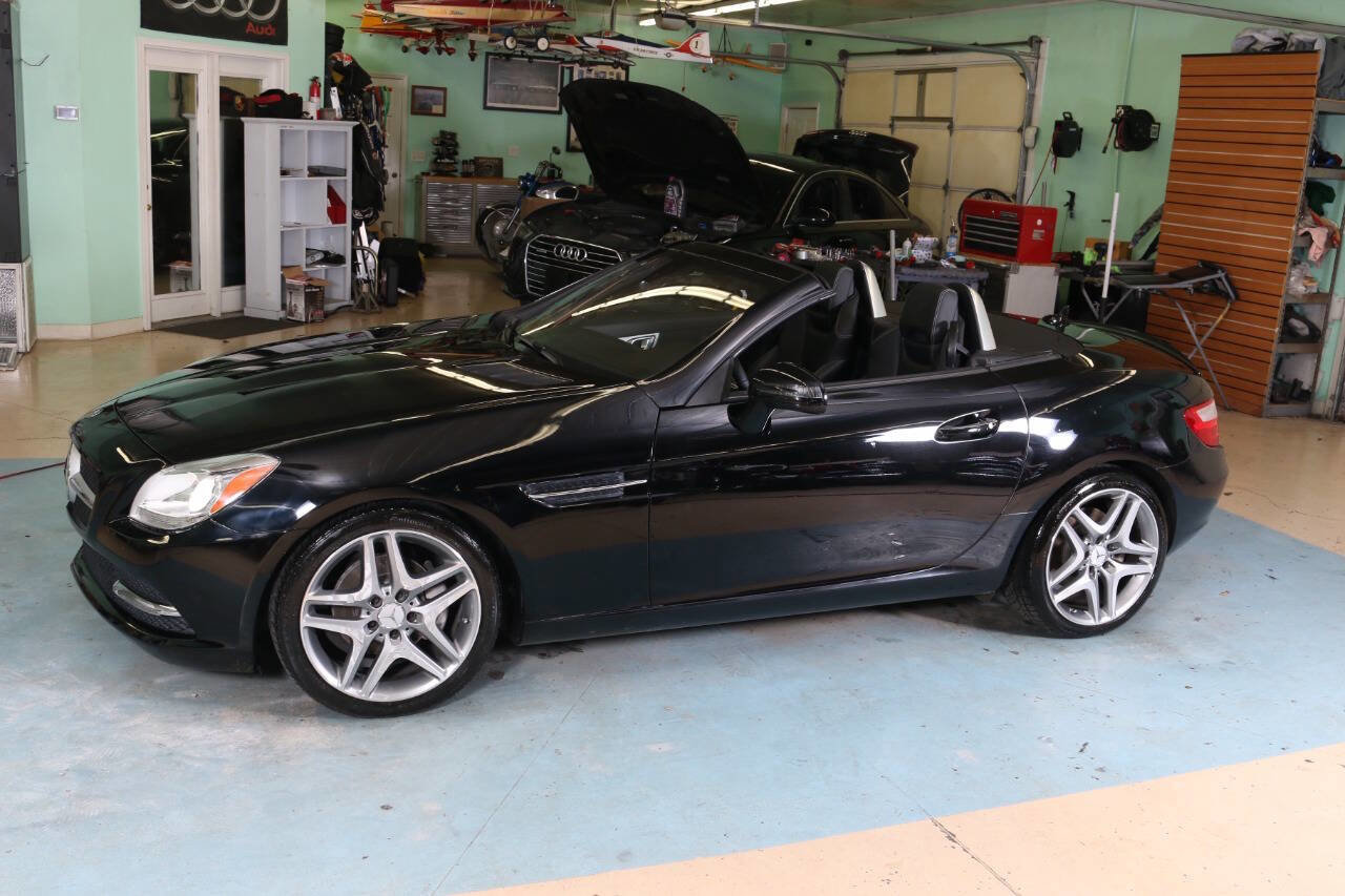 Used 2014 Mercedes-Benz SLK 250 w/ Premium Package image 30