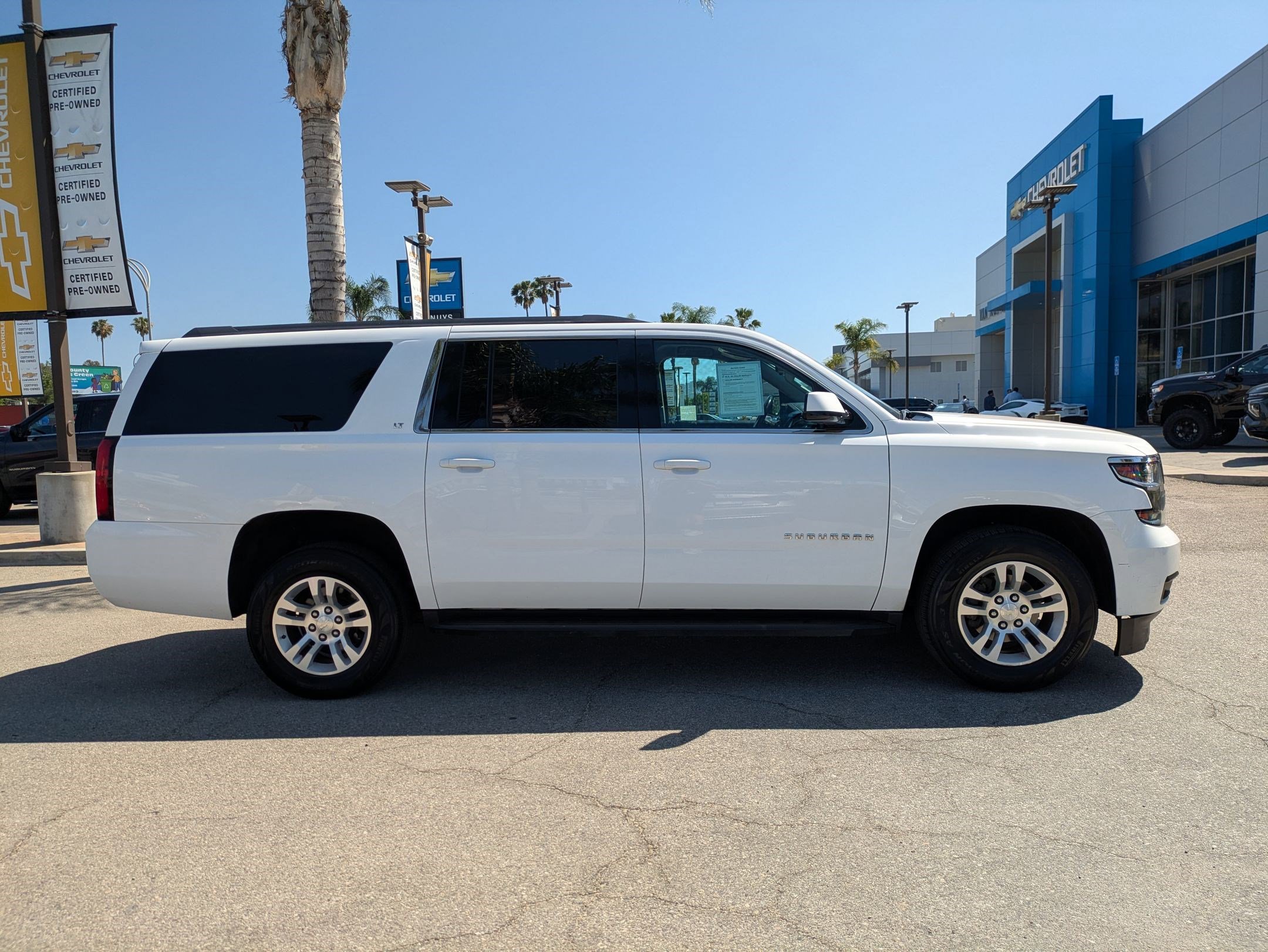 Used 2019 Chevrolet Suburban LT image 4