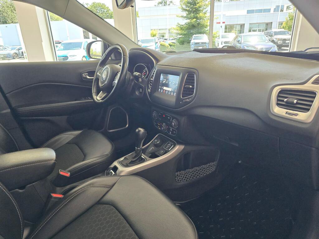 Used 2020 Jeep Compass Latitude AWD/4WD image 44