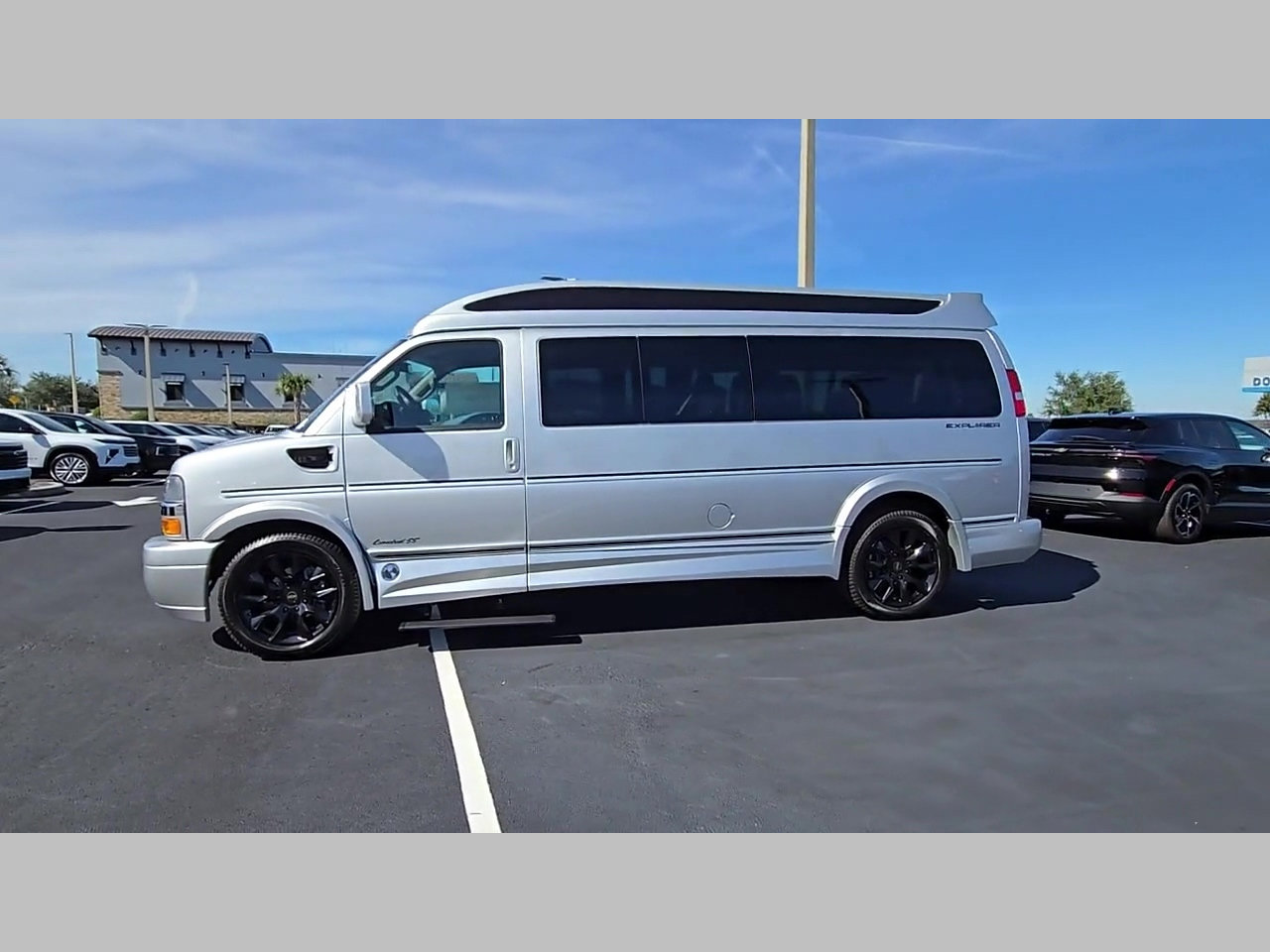 New 2025 Chevrolet Express 2500 Extended image 24