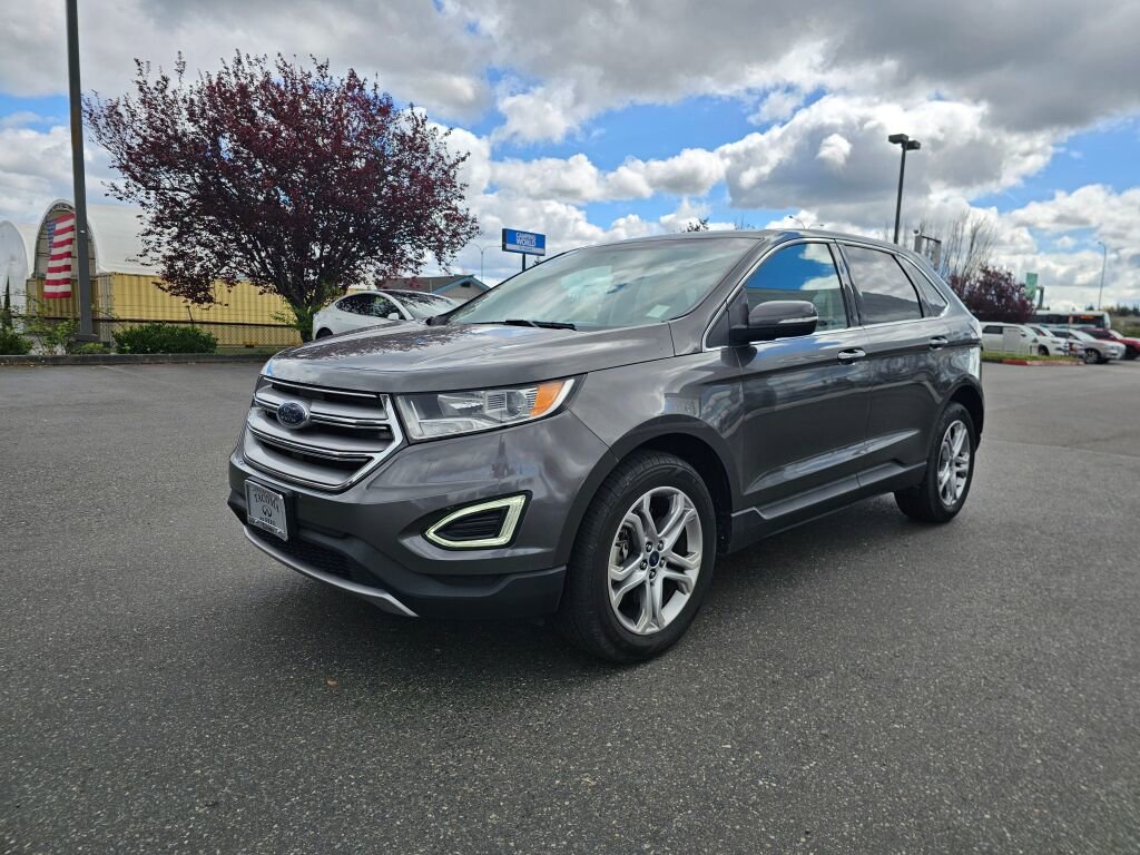 Used 2017 Ford Edge Titanium w/ Technology Package image 3