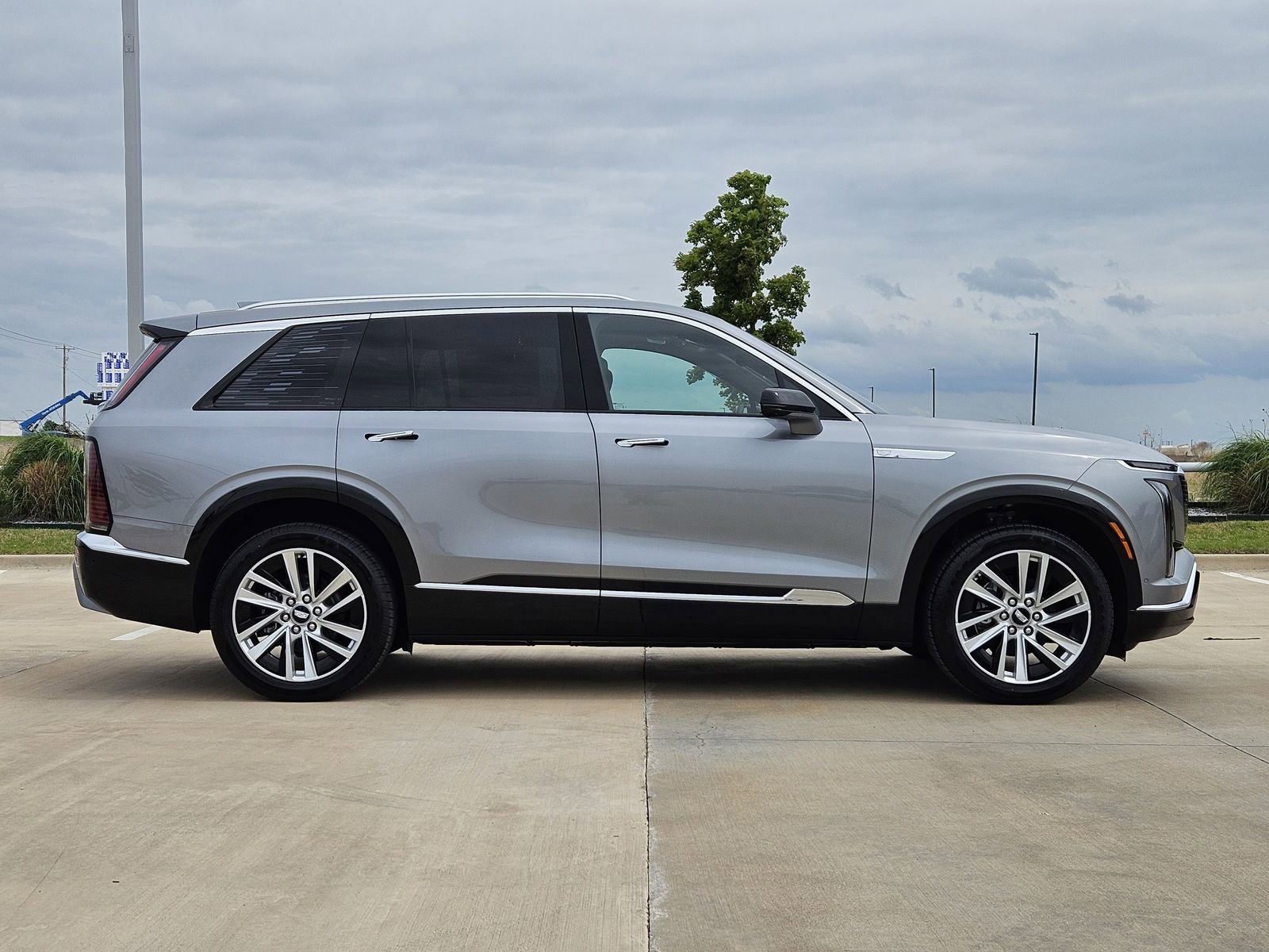 New 2026 Cadillac Vistiq Luxury AWD/4WD image 7