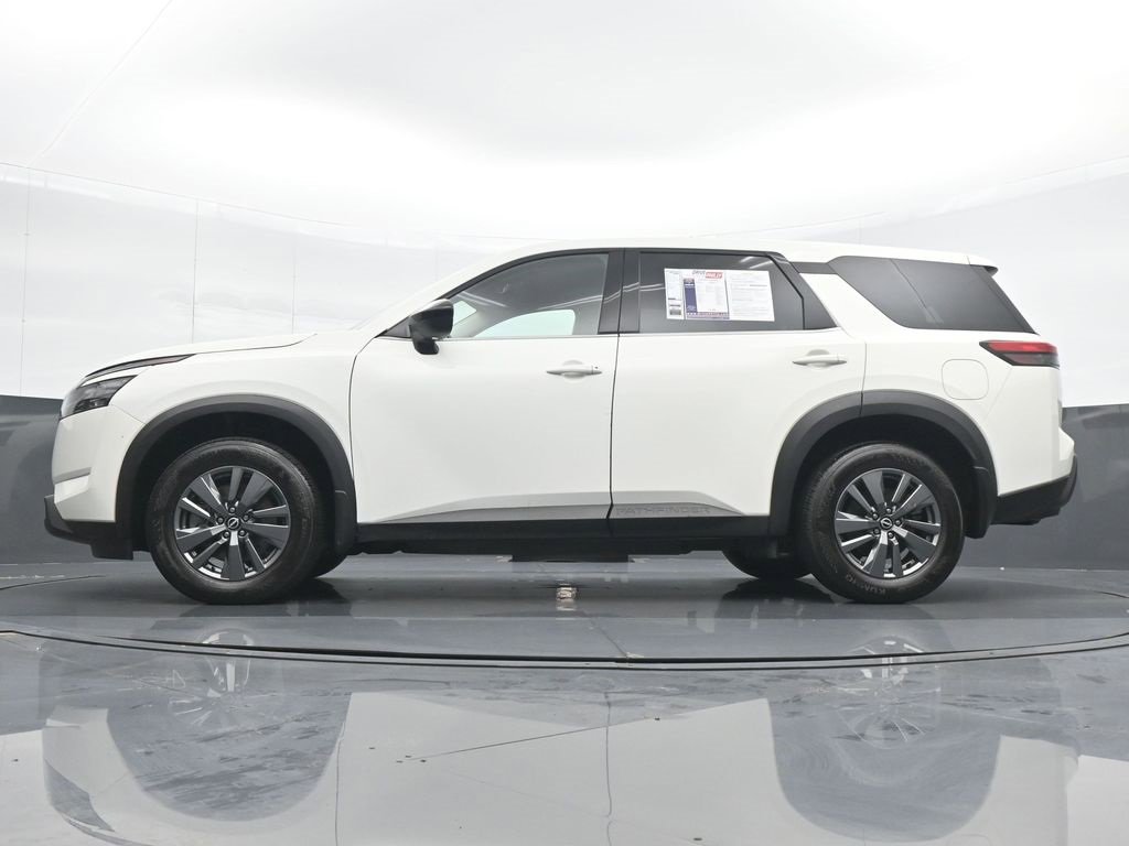 Used 2024 Nissan Pathfinder S image 18