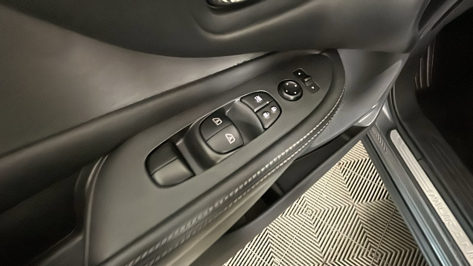 Used 2021 Nissan Murano S FWD image 11