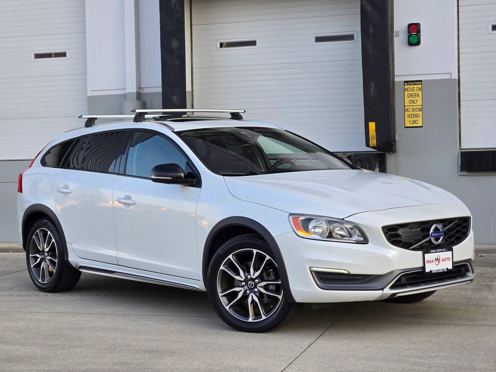 Used 2016 Volvo V60 T5 Cross Country w/ Convenience Package AWD/4WD image 1