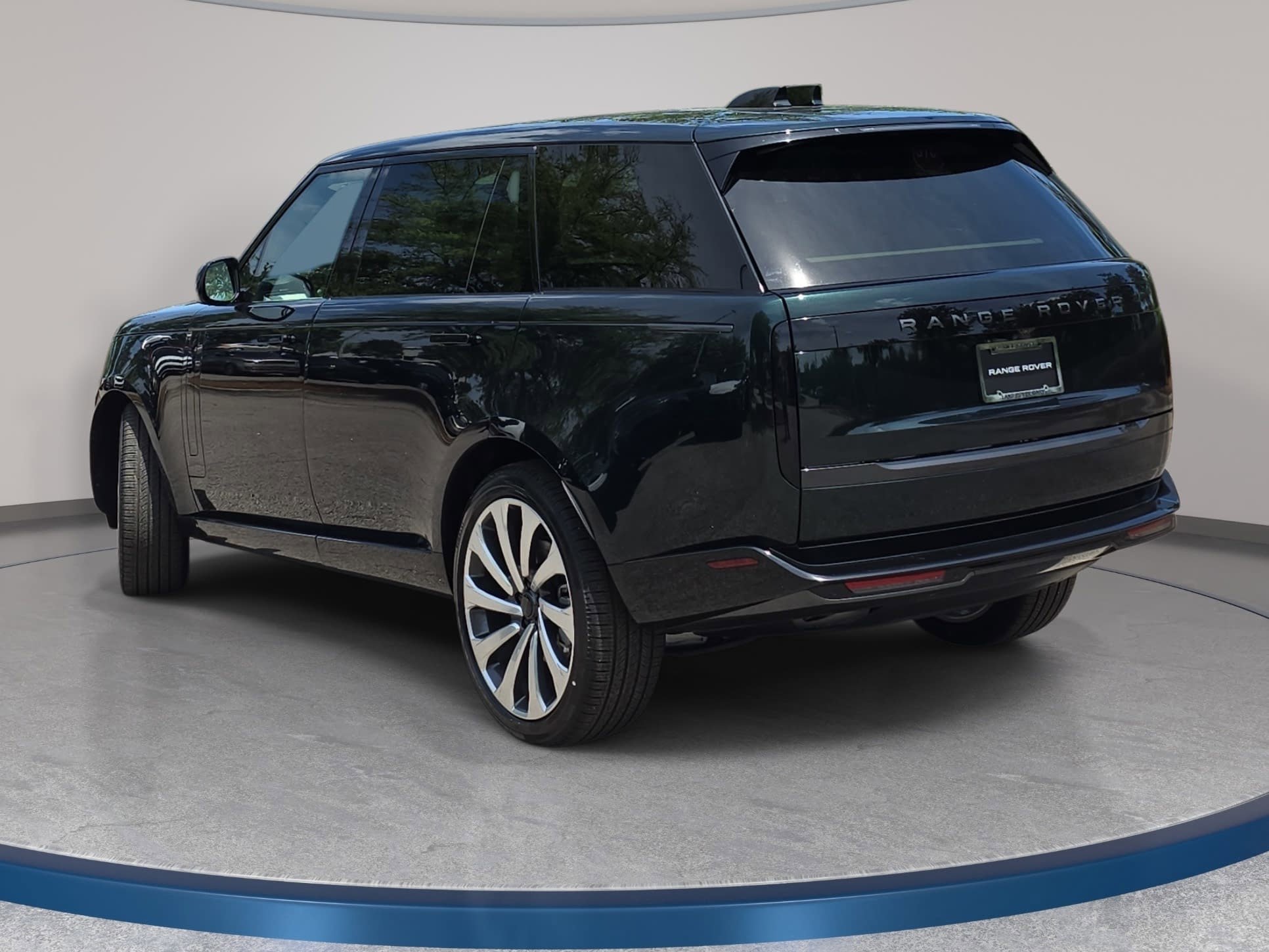 New 2026 Land Rover Range Rover Long Wheelbase SE AWD/4WD image 7