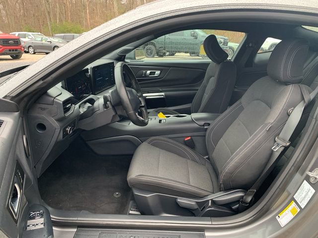 Used 2025 Ford Mustang Coupe RWD image 26