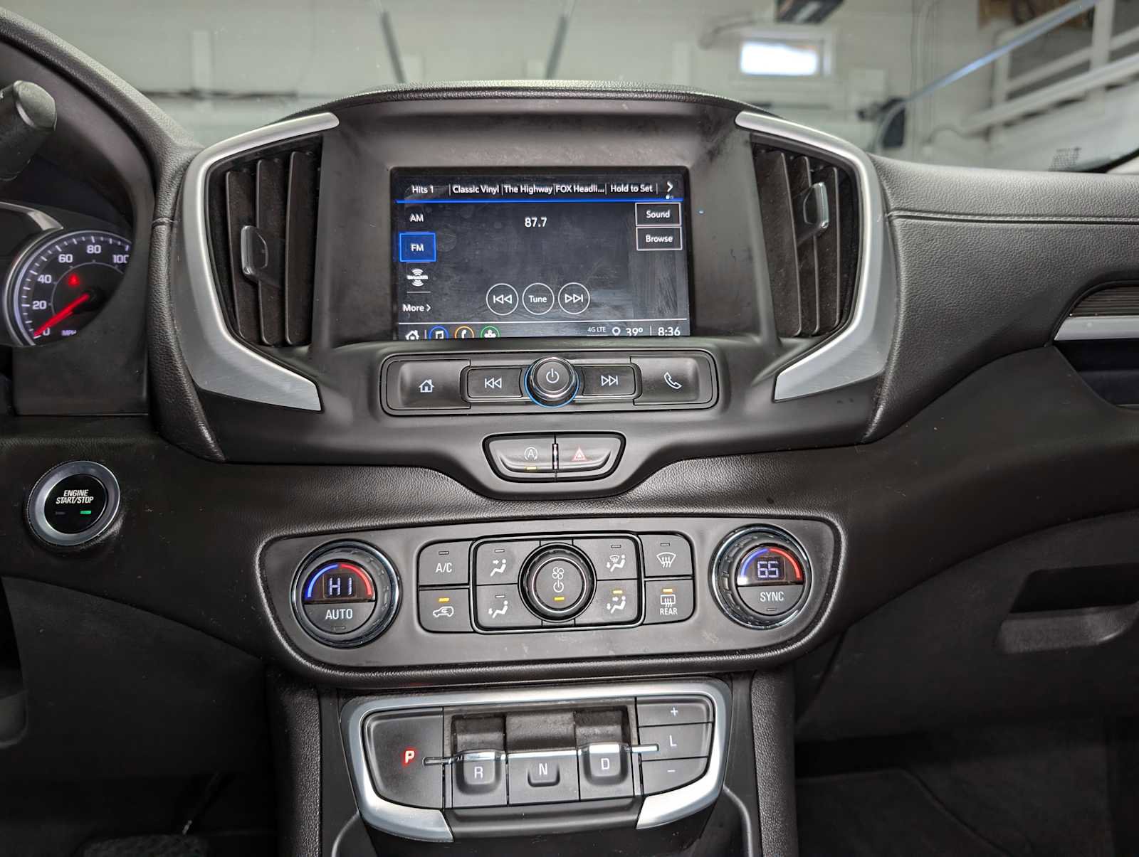 Used 2022 GMC Terrain SLE w/ Driver Convenience Package image 33