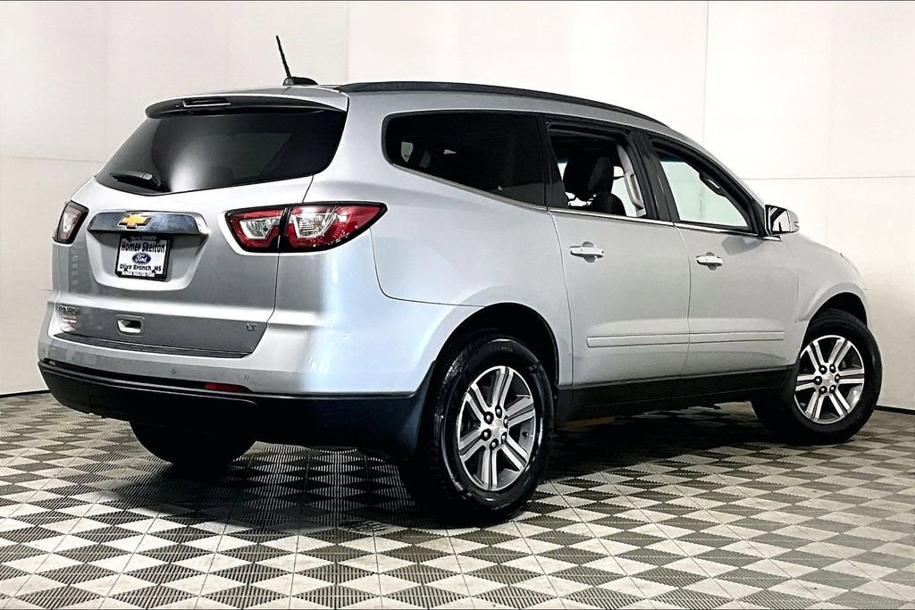 Used 2017 Chevrolet Traverse LT image 12
