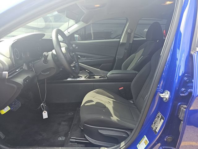 Used 2024 Hyundai Elantra SEL w/ Convenience Package FWD image 8