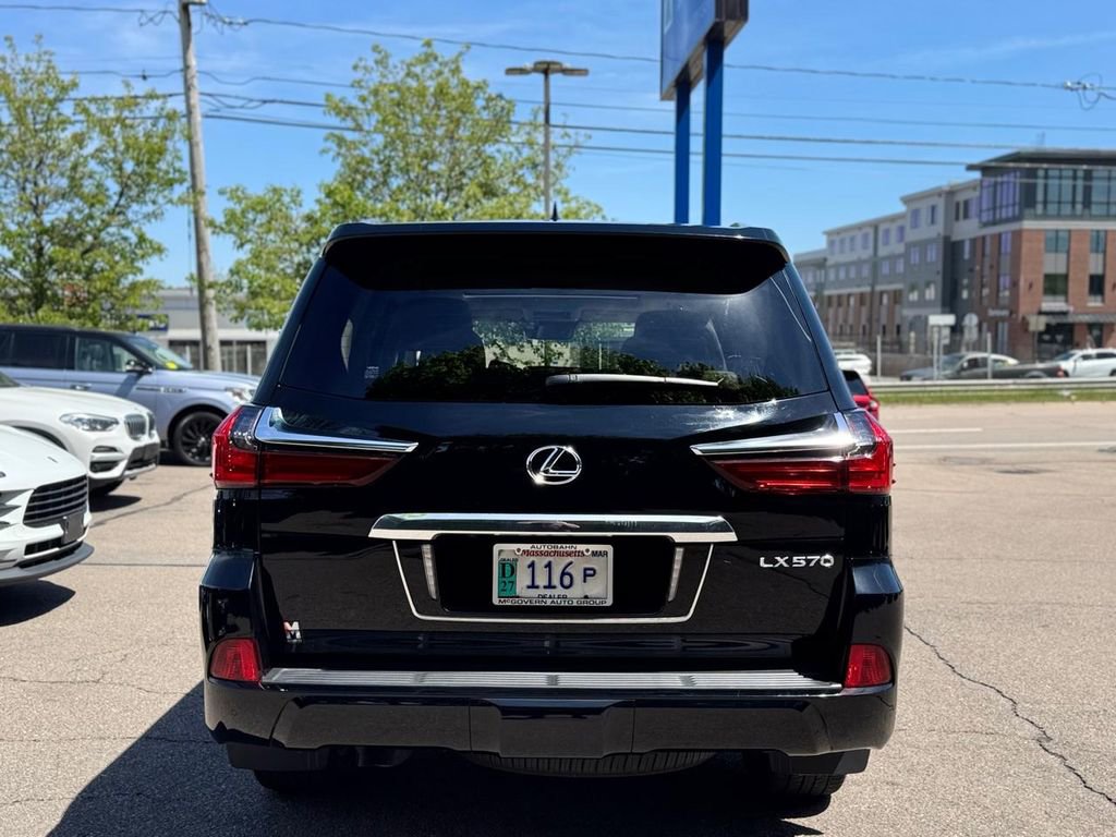 Used 2021 Lexus LX 570 4WD w/ Luxury Package image 5