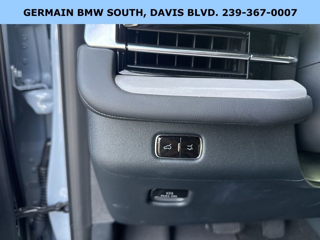 Used 2025 Lincoln Navigator L Reserve w/ Jet Appearance Package image 11