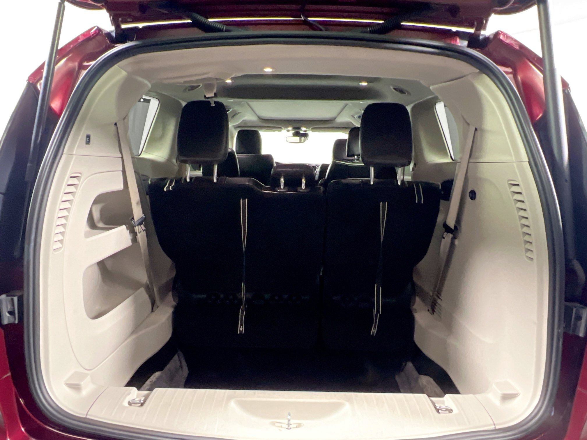 Used 2023 Chrysler Pacifica Limited image 34