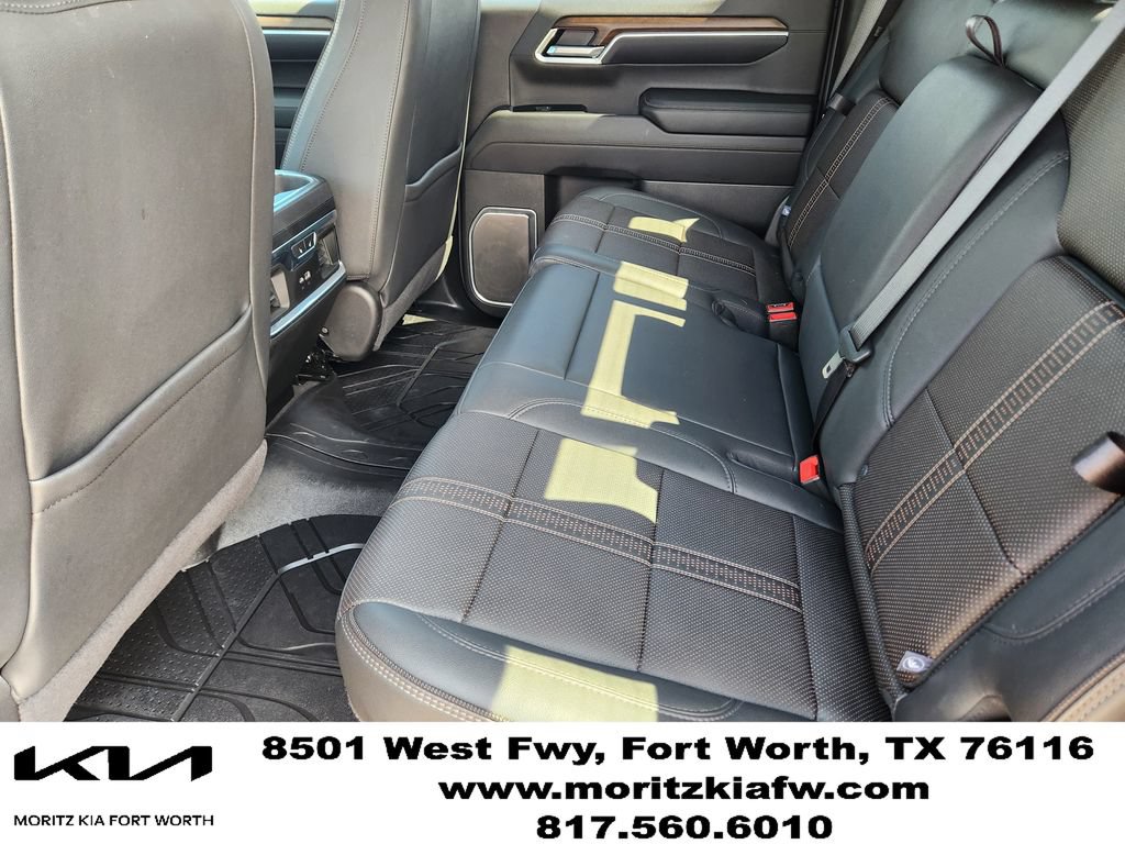 Used 2025 Chevrolet Silverado 1500 High Country w/ High Country Premium Package AWD/4WD image 30