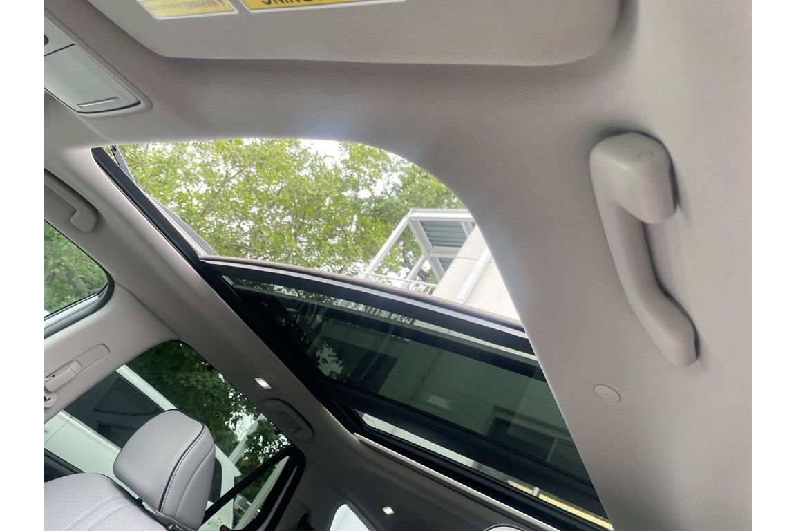 Used 2023 Honda Pilot Elite image 11