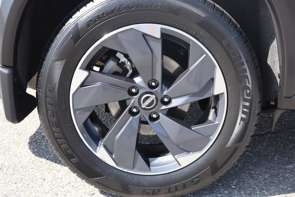 Used 2024 Nissan Rogue SV FWD image 11