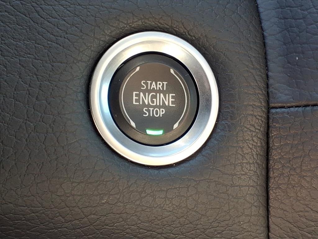 Used 2023 GMC Yukon Denali Ultimate image 7