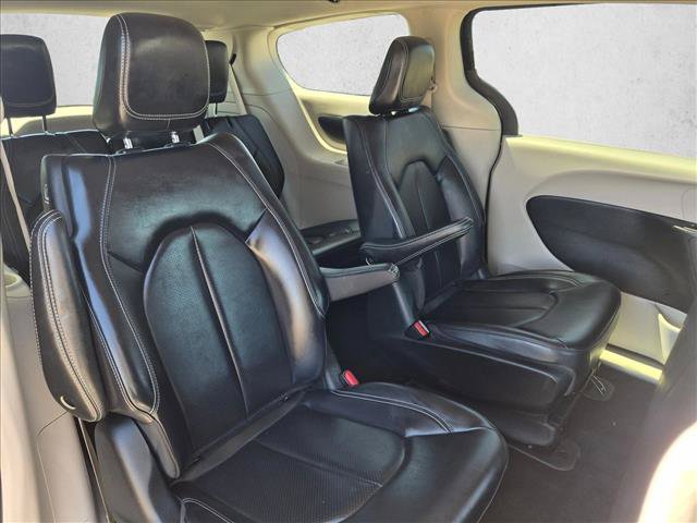 Used 2024 Chrysler Pacifica Limited FWD image 27