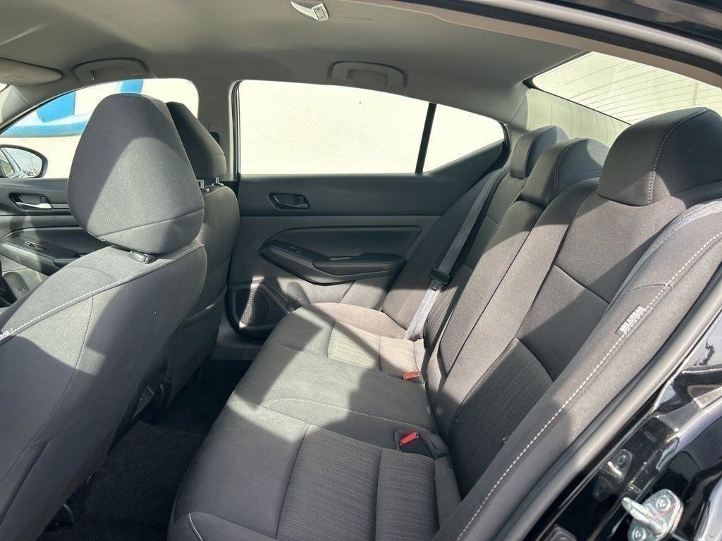 Used 2024 Nissan Altima 2.5 SV image 8