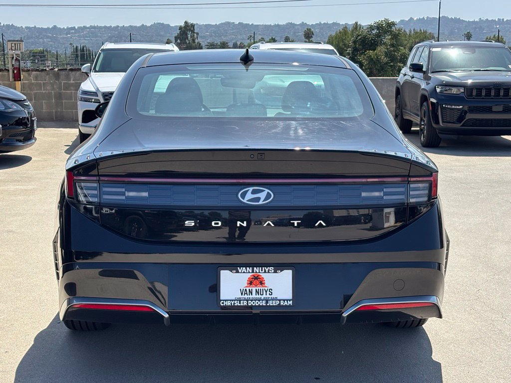 Used 2025 Hyundai Sonata SEL FWD image 5
