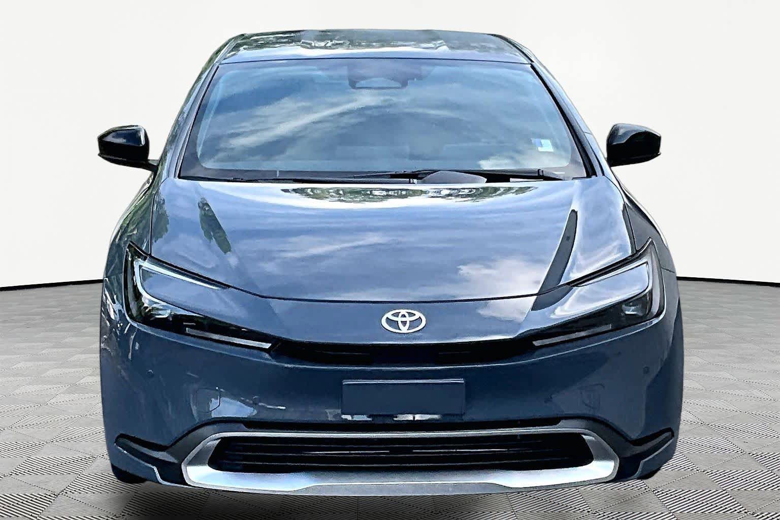 Certified 2026 Toyota Prius Plug-In Hybrid FWD image 4