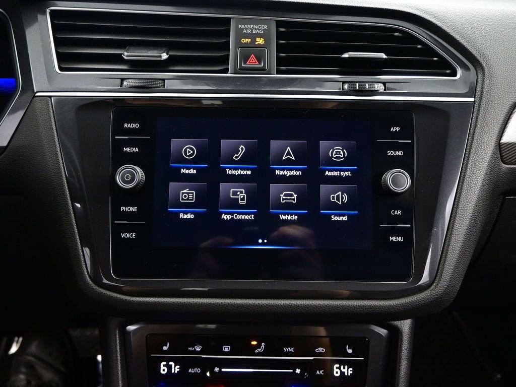 Used 2022 Volkswagen Tiguan SE image 21