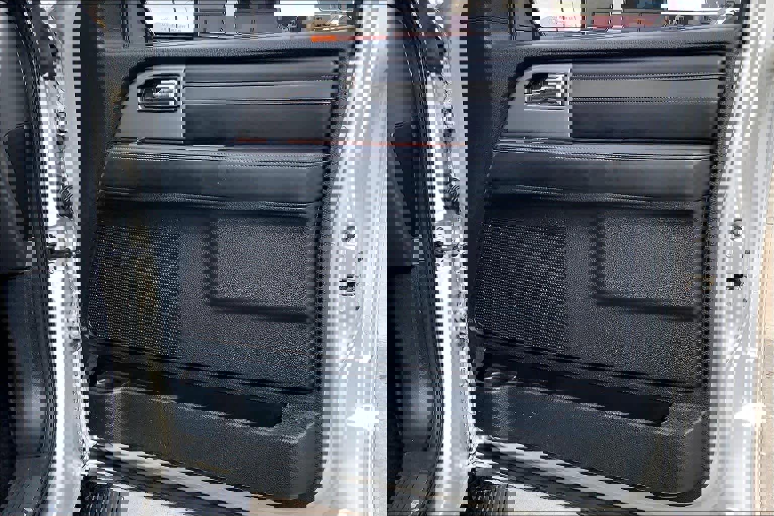 Used 2016 Ford Expedition Platinum image 23