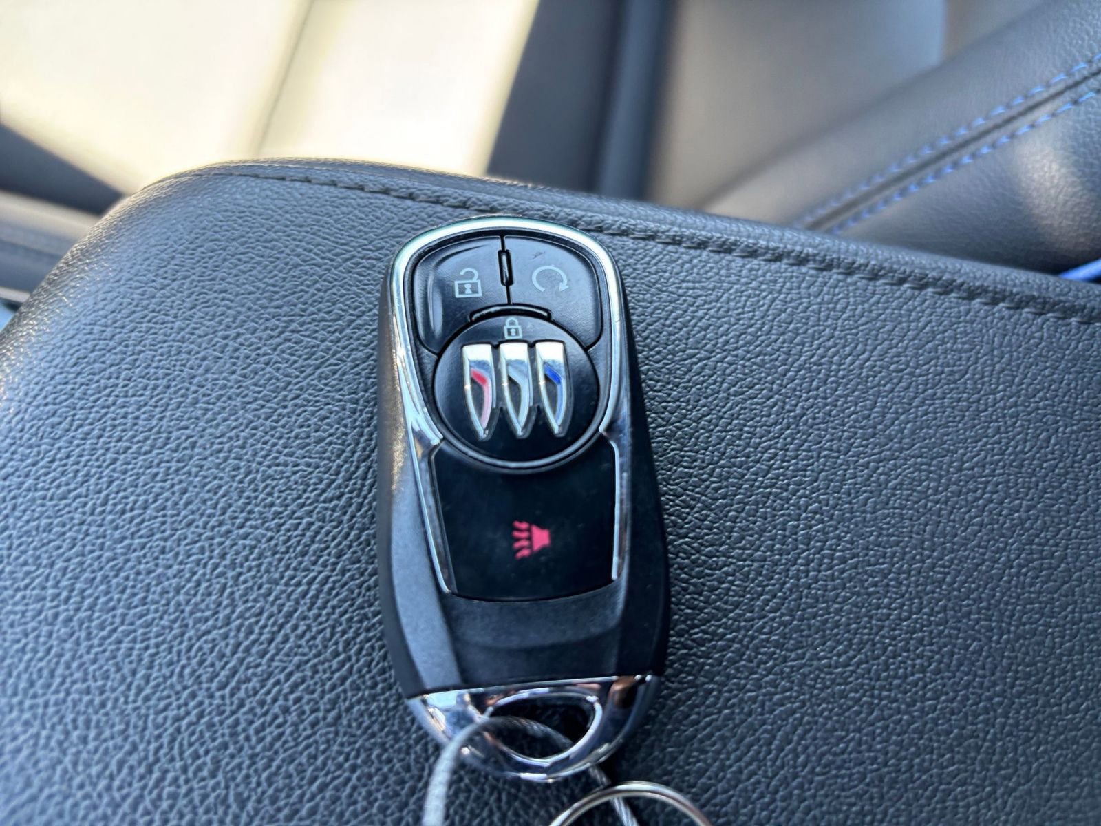 Used 2025 Buick Envista Sport Touring image 21