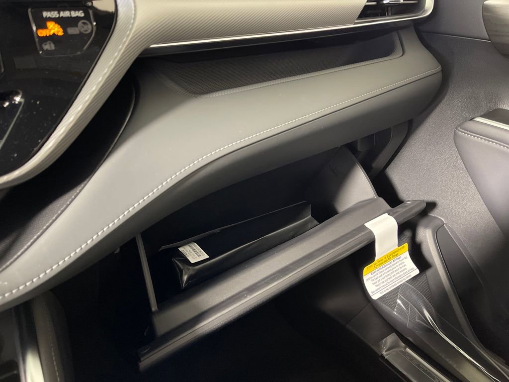 New 2026 Toyota Highlander Platinum image 25