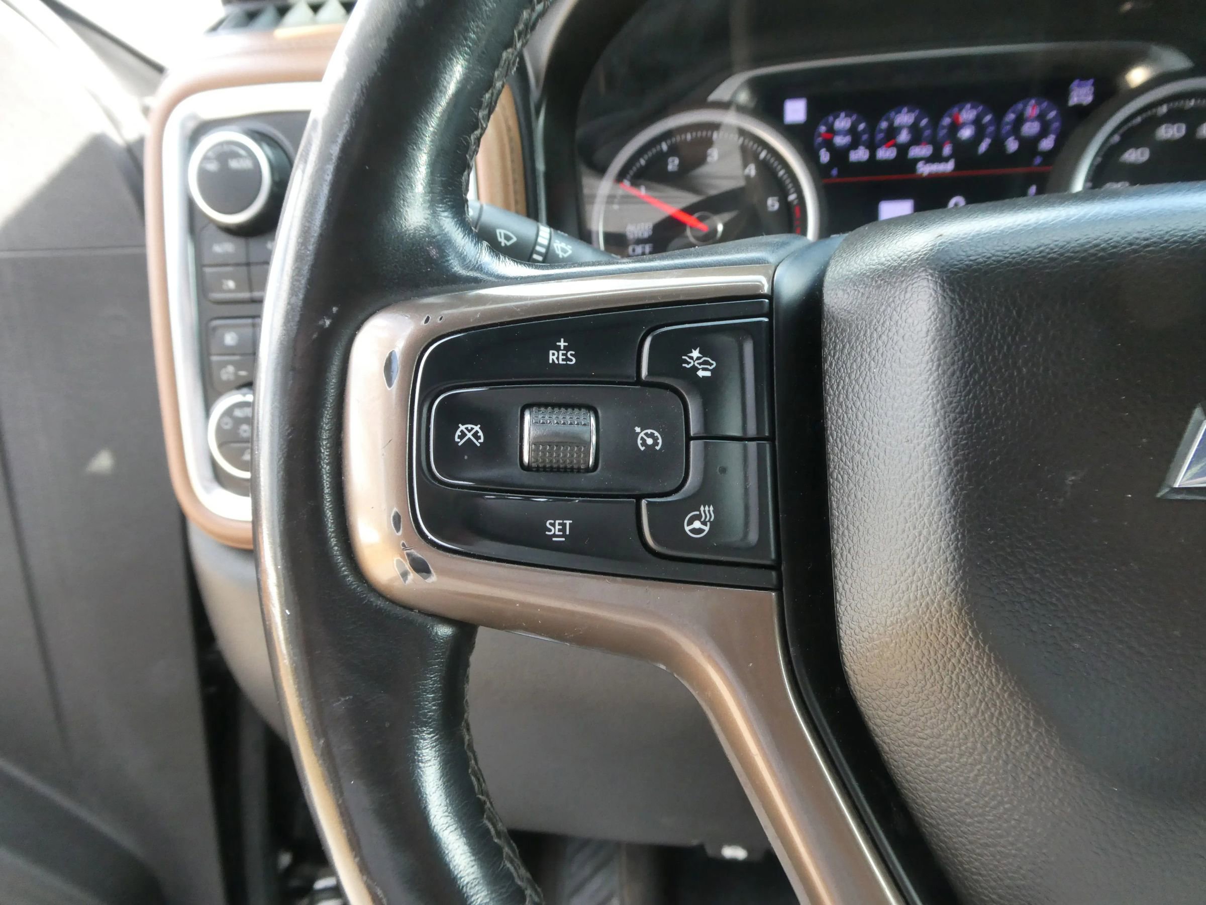 Used 2020 Chevrolet Silverado 1500 High Country w/ Technology Package AWD/4WD image 19