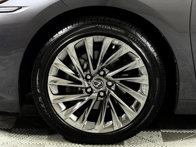 Used 2025 Lexus ES 350 Ultra Luxury w/ Accessory Package (Z2) FWD image 13